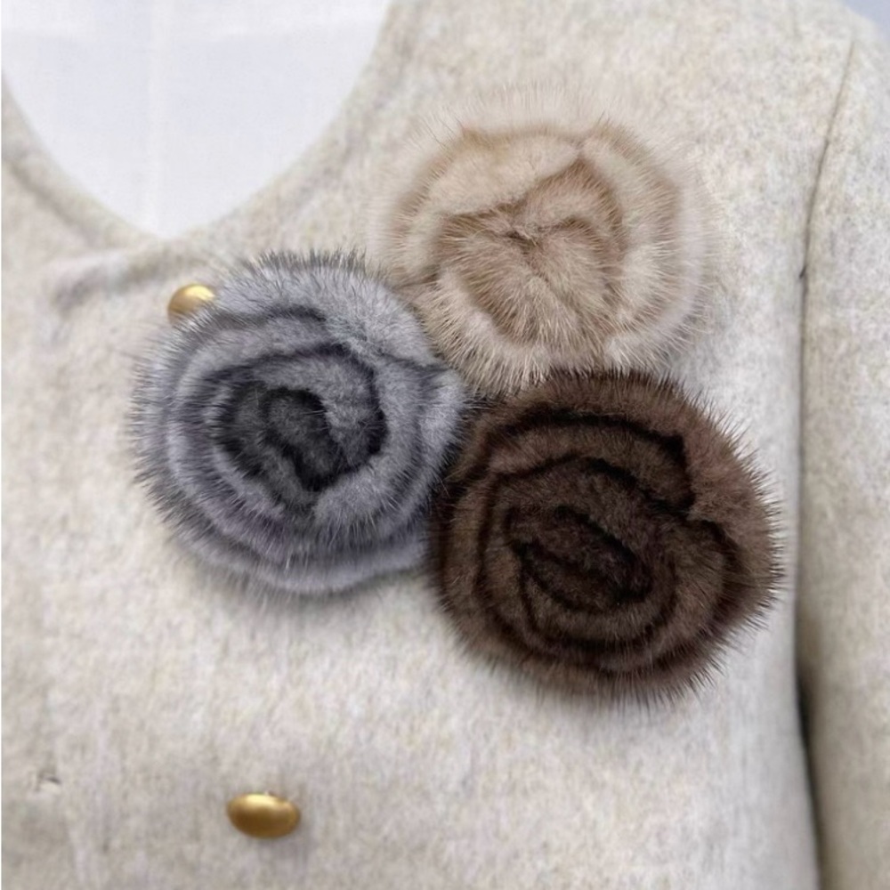 🌺🌹High-End Luxury Mink Faux Fur Soft Red Rose Flower Brooch Pin Accessory - Picture 5 of 6